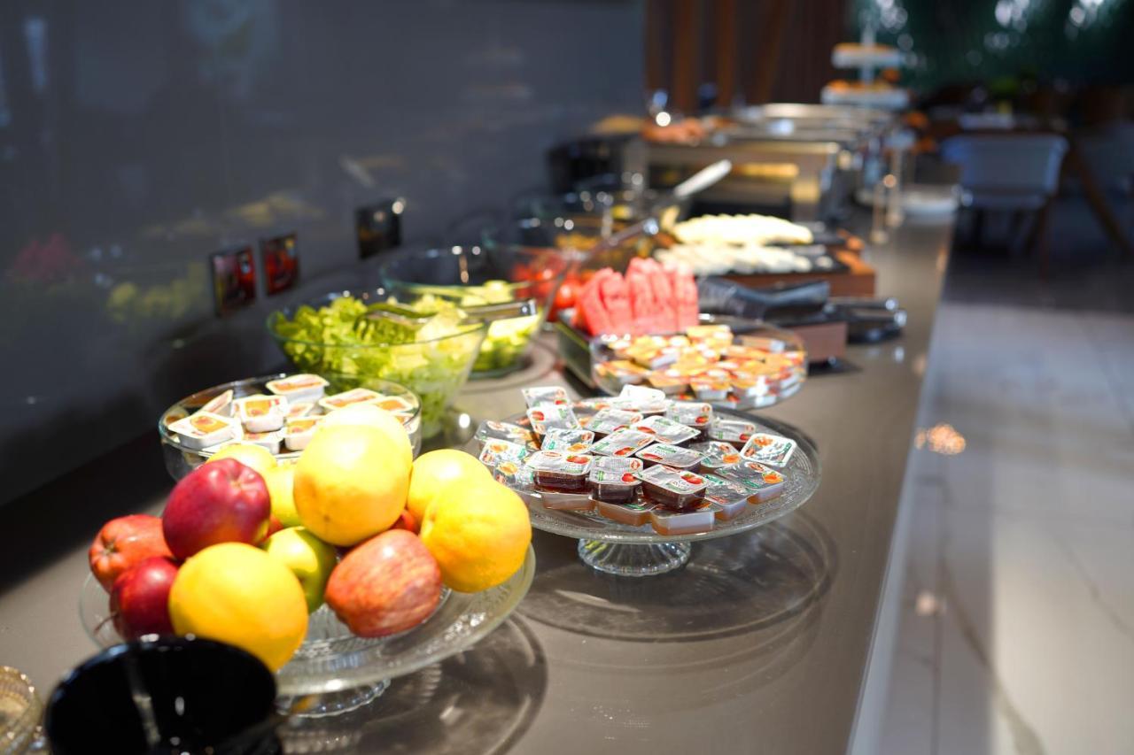 Sky Roof Hotel Nicosia Ngoại thất bức ảnh